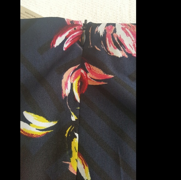 Banana Republic  front pleated skirt - Picture 2 of 7